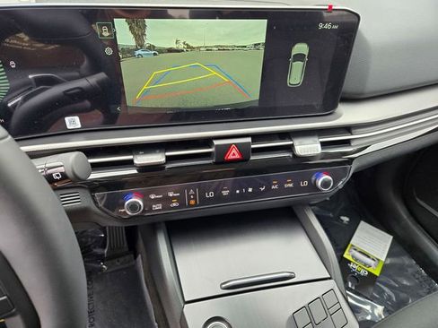 New 2026 Kia Sportage LX FWD image 10