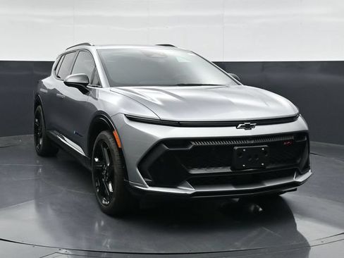 Used 2024 Chevrolet Equinox EV RS FWD image 4