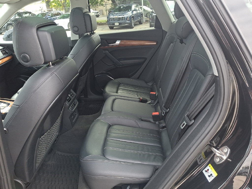 Used 2023 Audi Q5 2.0T Premium w/ Convenience Package AWD/4WD image 11