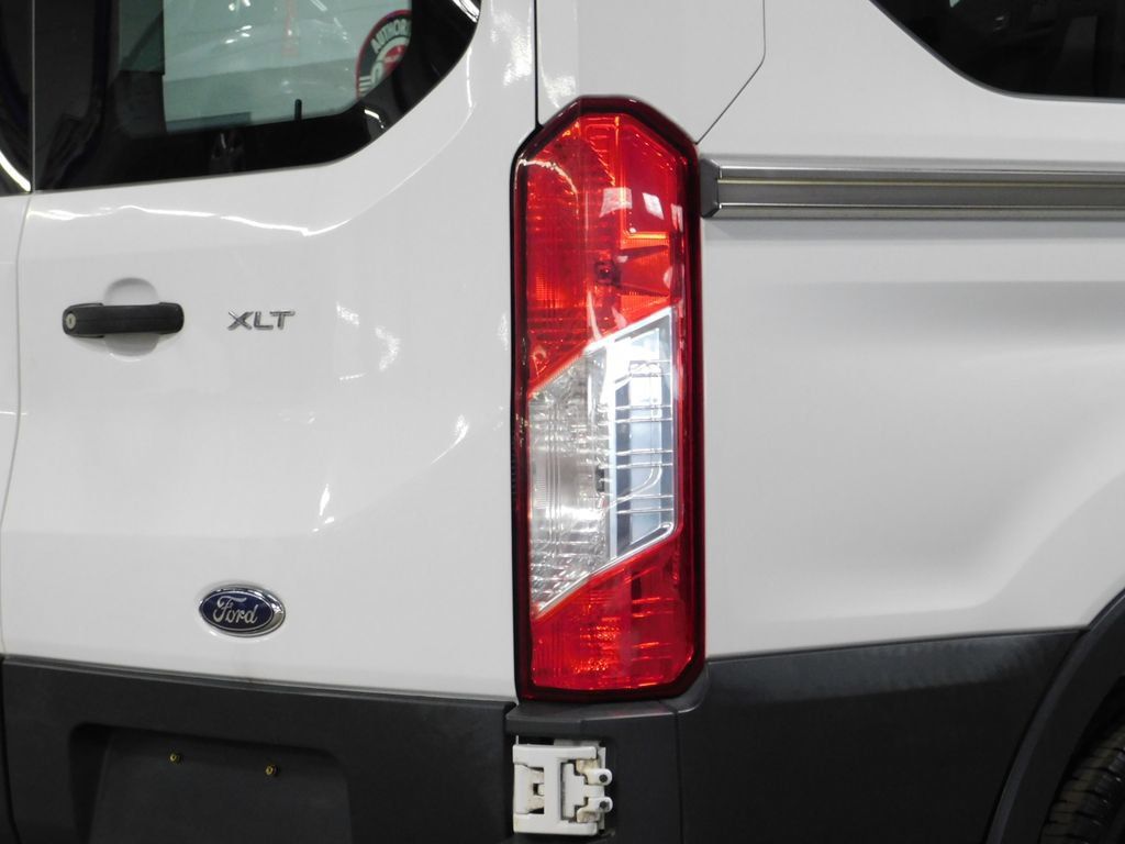 Used 2018 Ford Transit 150 XLT RWD image 82