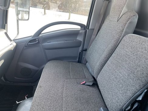 Used 2020 Isuzu NPR image 11