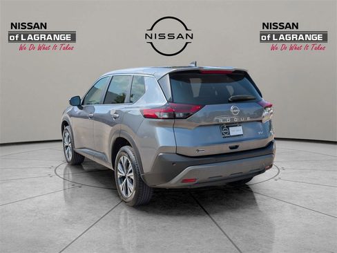 Certified 2022 Nissan Rogue SV image 7