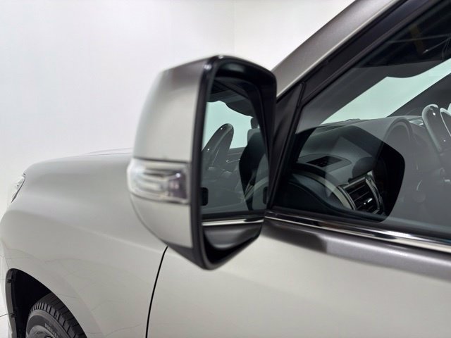 Used 2021 Lexus GX 460 Premium w/ Premium Package AWD/4WD image 9