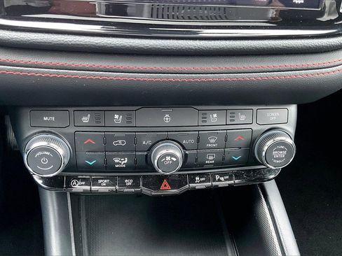 Used 2023 Dodge Durango GT image 32