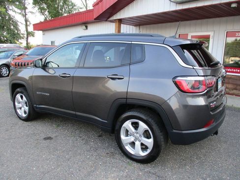 Used 2020 Jeep Compass Latitude w/ Cold Weather Group AWD/4WD image 5