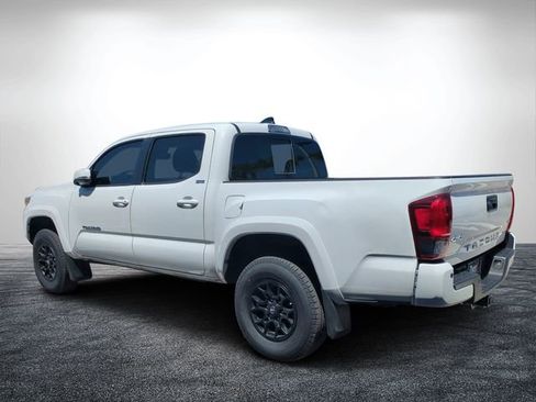 Used 2021 Toyota Tacoma SR5 AWD/4WD image 6