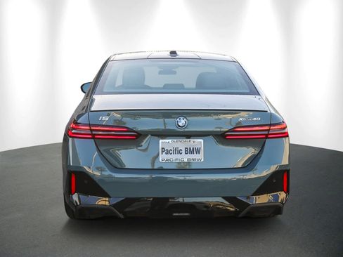 Used 2025 BMW i5 xDrive40 image 5