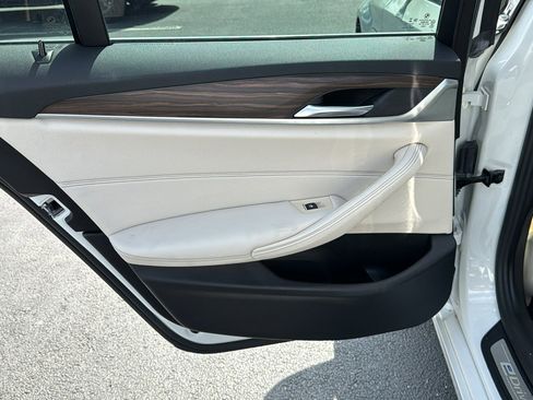 Used 2018 BMW 530e RWD image 19