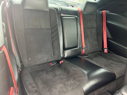 Used 2015 Dodge Challenger SRT Hellcat RWD image 27