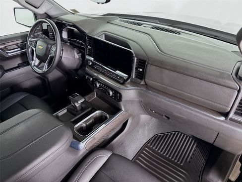 Used 2023 Chevrolet Silverado 1500 LTZ w/ LTZ Premium Package AWD/4WD image 31