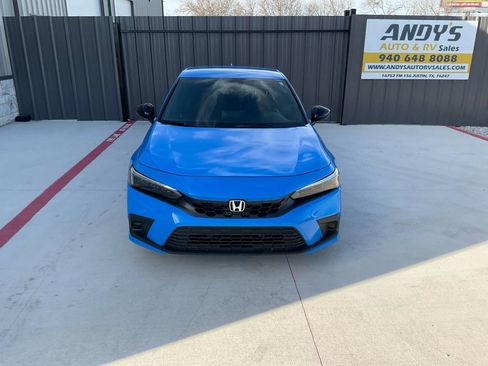 Used 2023 Honda Civic Sport image 2