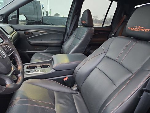 Used 2025 Honda Ridgeline TrailSport image 7