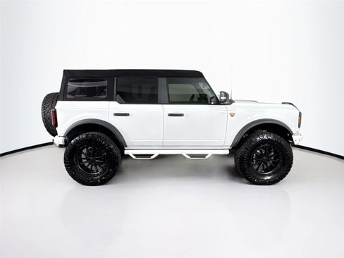 Used 2024 Ford Bronco Badlands image 11