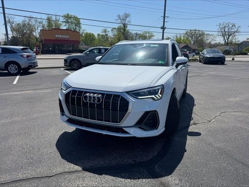 Used 2025 Audi Q3 2.0T Premium Plus w/ Premium Plus Package AWD/4WD image 2