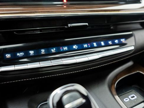 Used 2024 Cadillac Escalade Sport Platinum image 23