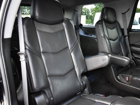 Used 2020 Cadillac Escalade Premium Luxury AWD/4WD image 29