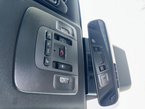 Used 2025 Toyota Camry XSE AWD/4WD image 36