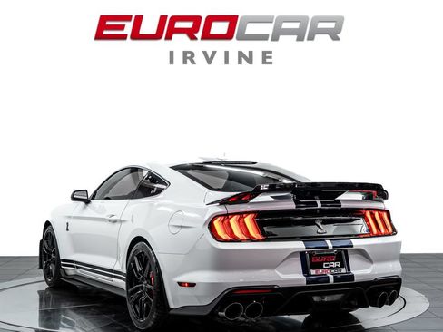 Used 2022 Ford Mustang Shelby GT500 w/ Technology Package RWD image 3