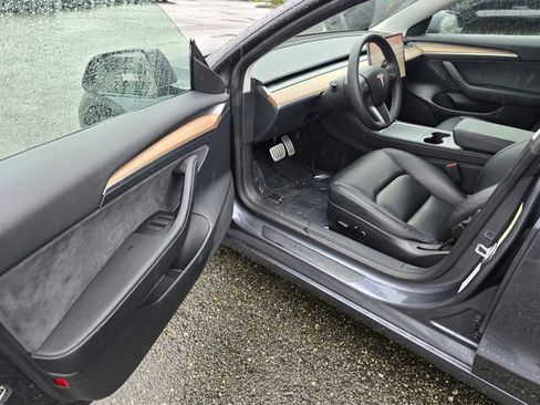 Used 2023 Tesla Model 3 Performance image 17