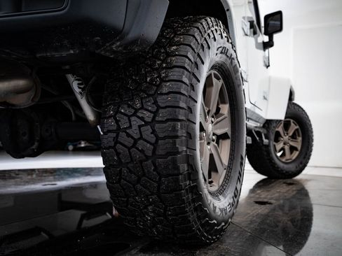 Used 2018 Jeep Wrangler Unlimited Sport image 35