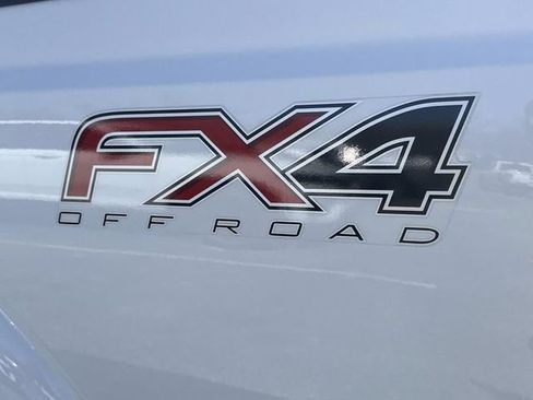 Used 2016 Ford F250 XLT w/ XLT Premium Package image 7