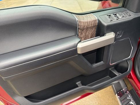 Used 2017 Ford F250 Lariat w/ Chrome Package image 9