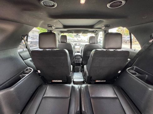 Used 2018 Ford Explorer Limited w/ Equipment Group 301A AWD/4WD image 45