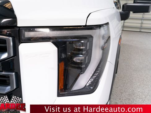 Used 2024 GMC Sierra 2500 AT4 w/ AT4 Premium Plus Package image 8