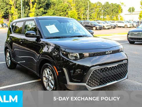 Used 2025 Kia Soul LX w/ LX Technology Package FWD image 3
