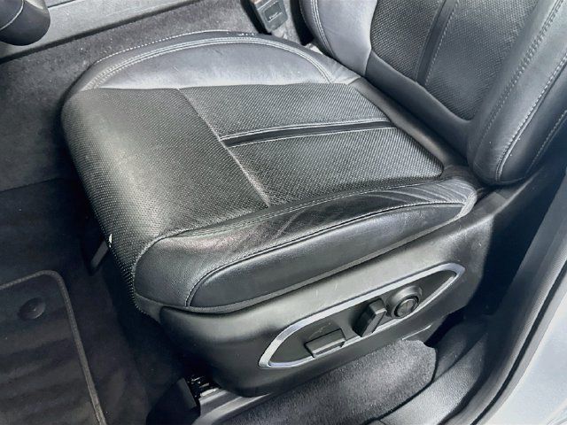Used 2024 Jeep Wagoneer L Series II w/ Flexible Seating Group RWD image 21