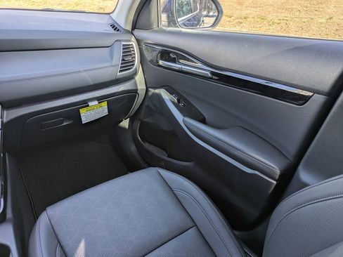 Used 2025 Kia Seltos EX image 17