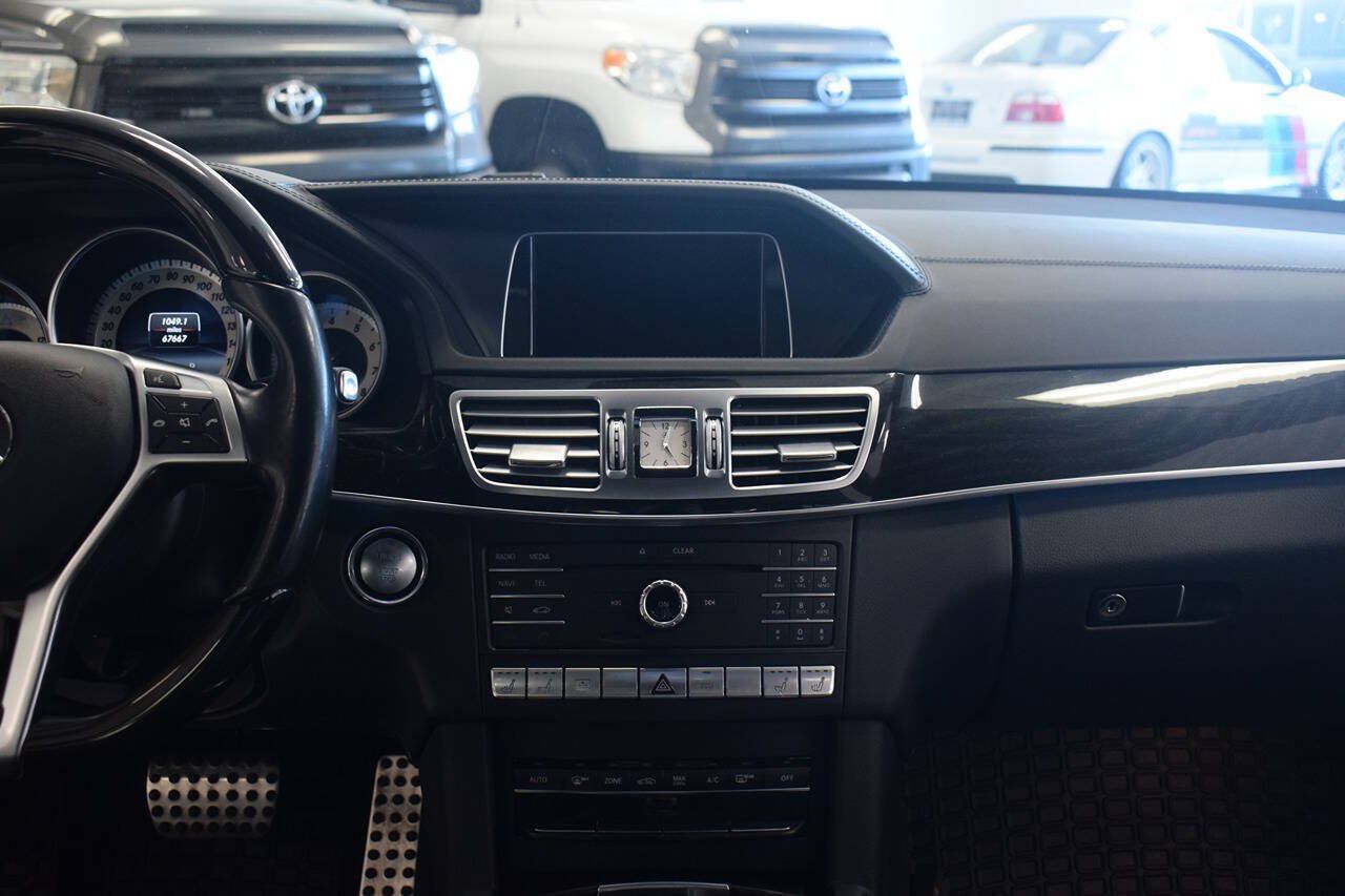 Used 2016 Mercedes-Benz E 400 Sedan image 31