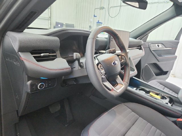 Used 2025 Ford Explorer ST-Line w/ Premium Package RWD image 19