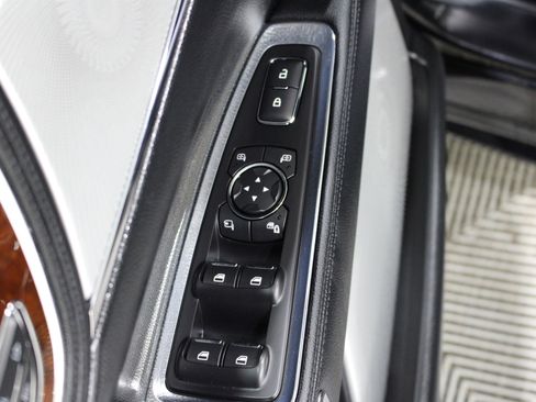 Used 2018 Lincoln Continental Reserve FWD image 6