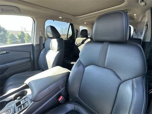 Used 2023 Honda Pilot Touring image 17