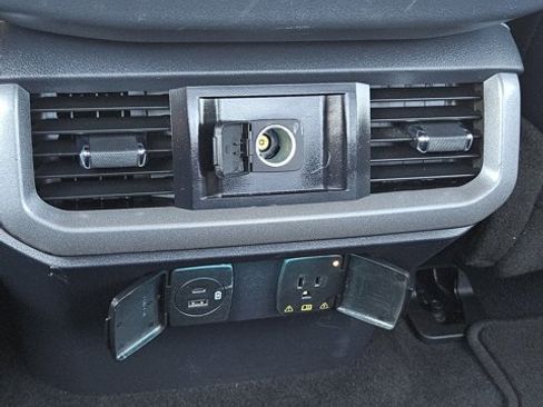 Used 2023 Ford F150 Lariat image 13