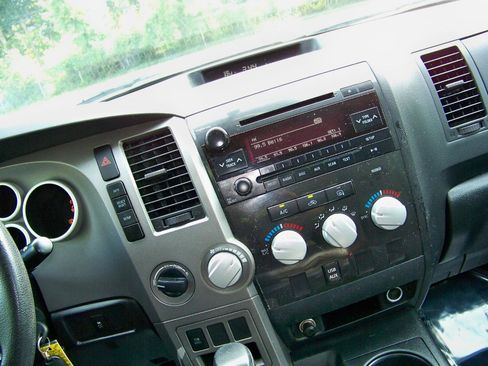 Used 2010 Toyota Tundra 4x4 Double Cab image 34
