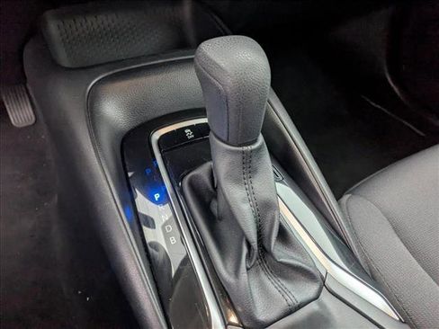 Used 2025 Toyota Corolla LE image 11