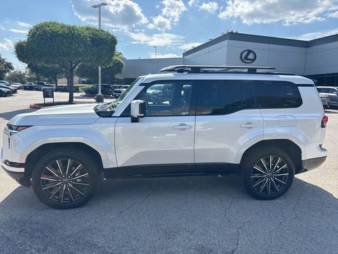 Used 2026 Lexus GX 550 w/ Accessory Package (31) AWD/4WD image 2