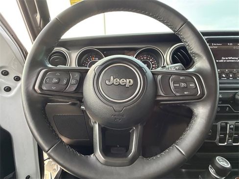 Used 2022 Jeep Wrangler Unlimited Sport image 32