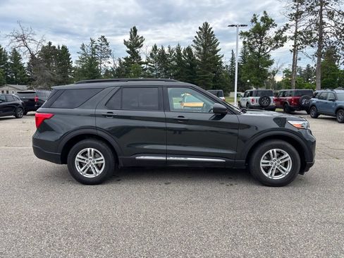 Used 2021 Ford Explorer XLT w/ Equipment Group 202A AWD/4WD image 2