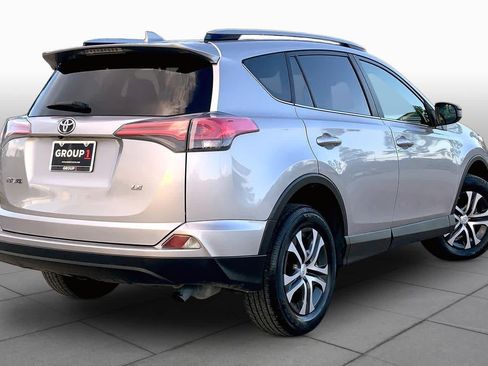 Used 2018 Toyota RAV4 LE FWD image 13