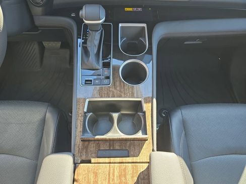 Used 2025 Toyota Sienna Platinum image 20