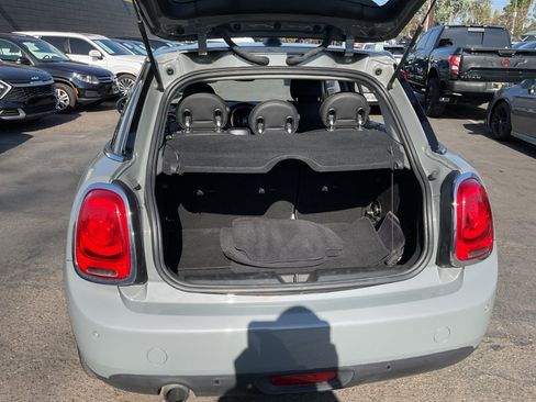 Used 2019 MINI Cooper 4-Door Hardtop w/ Storage Package FWD image 24