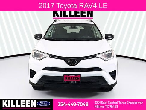 Used 2017 Toyota RAV4 LE AWD/4WD image 2