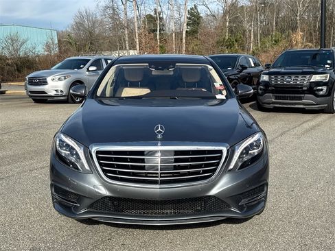 Used 2017 Mercedes-Benz S 550 Sedan image 2