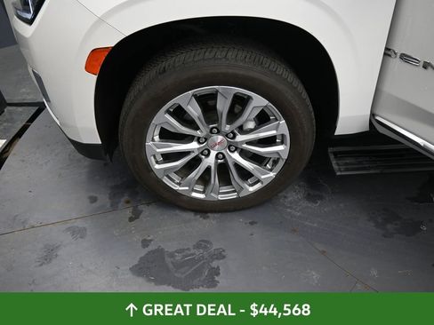 Used 2021 GMC Yukon Denali w/ Denali Premium Package image 15