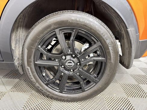 Used 2023 Nissan Kicks SR FWD image 17