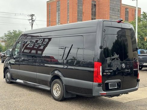 Used 2023 Mercedes-Benz Sprinter 3500 image 3