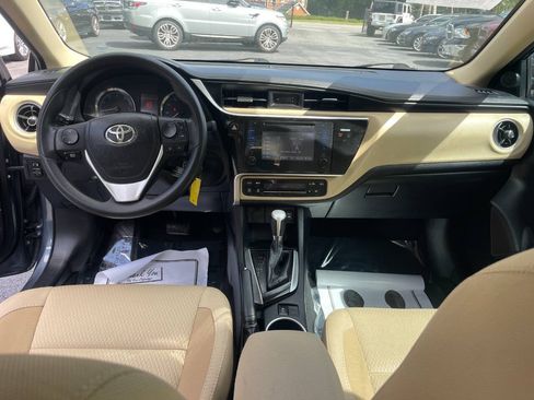 Used 2017 Toyota Corolla LE FWD image 13